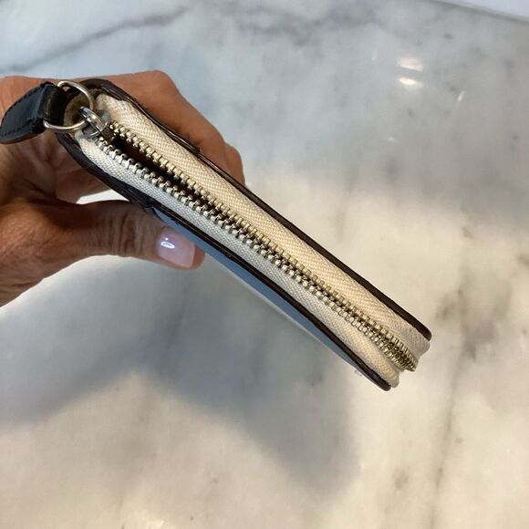 Coach Continental Color-Blocked  Full Sized Rehab Wallet - Picture 9 of 14